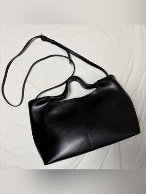 Minimalist Black Leather Bag Camden Style